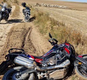 Así quedó la moto del motero caído