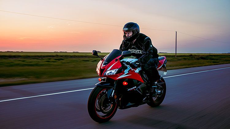 el equipamiento es clave para la seguridad en moto